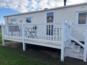 Superb 8 Berth Caravan Nearby Scratby Beach In Norfolk, Ref 50033E